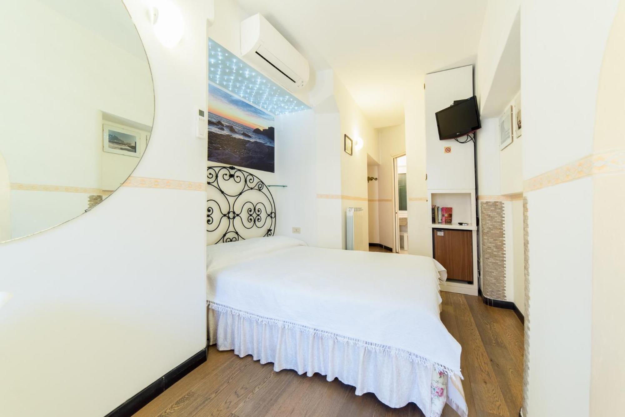 The Vernazza Main Plaza - Rooms & Suites Buitenkant foto